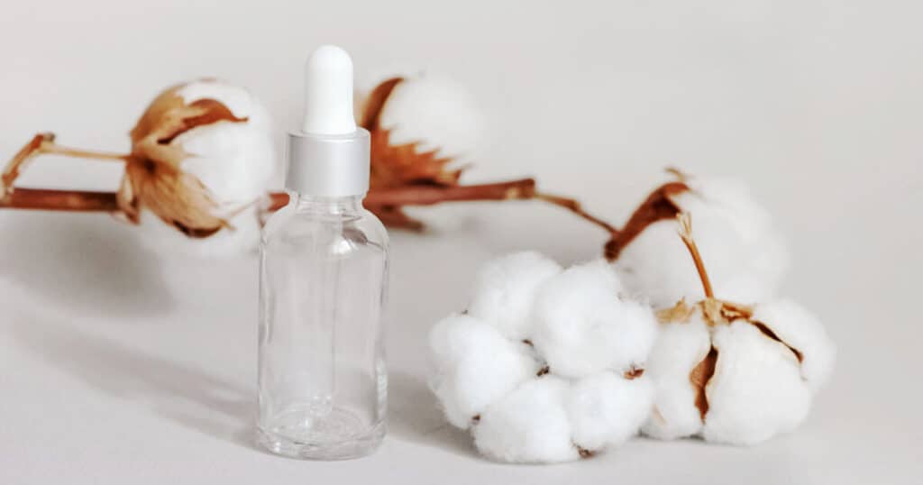 cotton-balls-with-essential-oil
