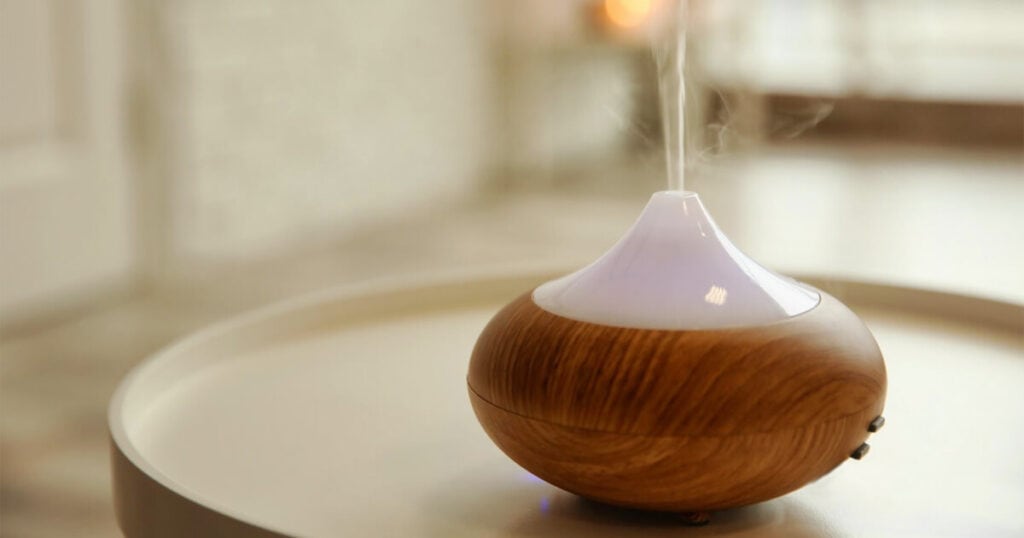 5 Best Smelling Essential Oils for Home 21 diffusing-essential-oils-at-home