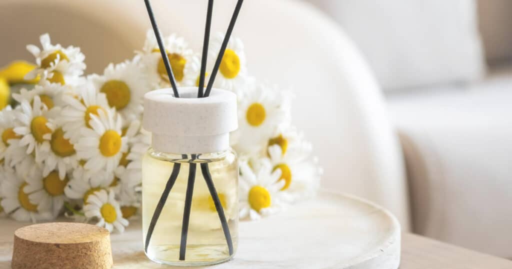 10 Summer Essential Oil Blends for Diffuser at Home 34 summer-scented-home