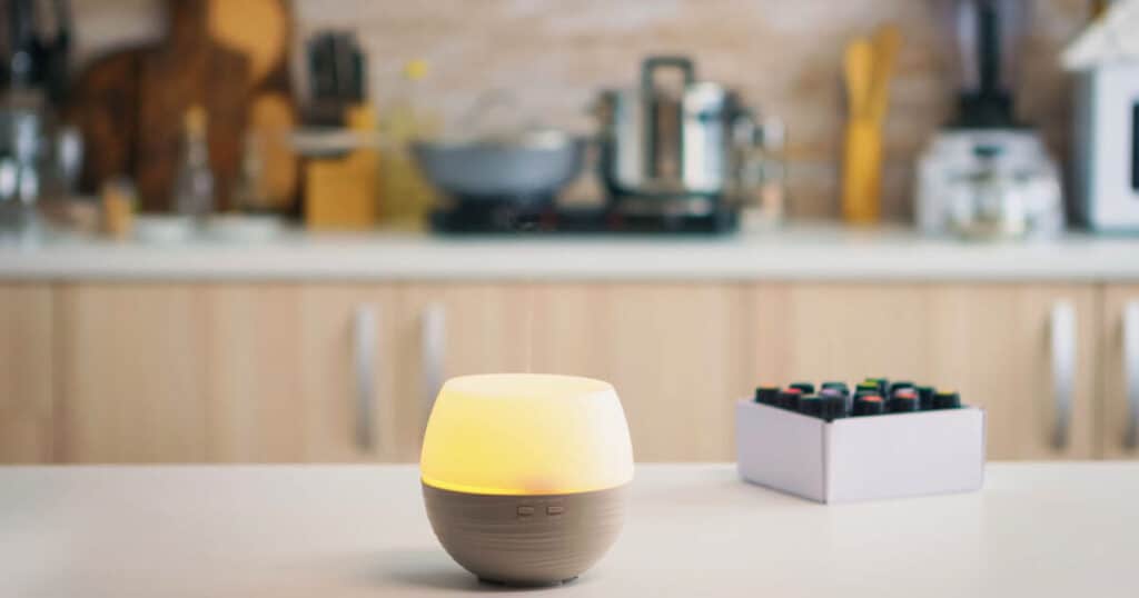 5 Best Lemon Essential Oils for Home 11 diffusing-lemon-essential-oil