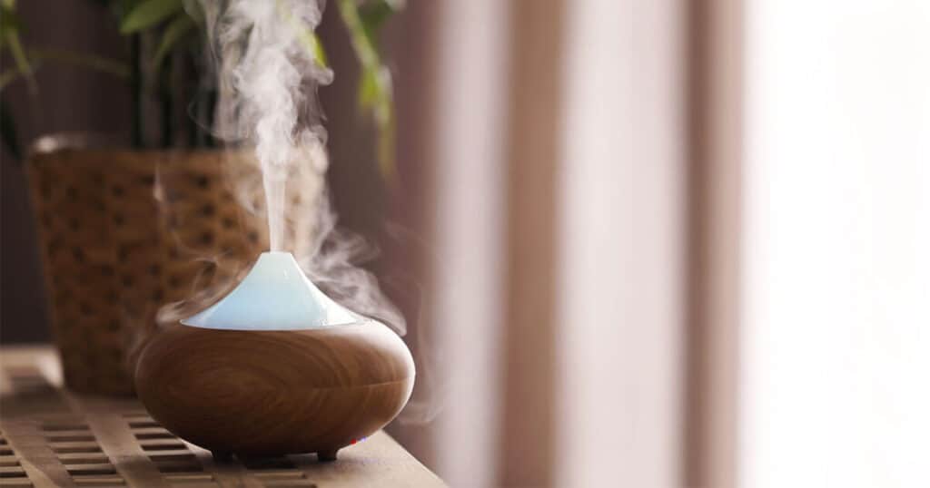 10 Best Essential Oil Blends for Winter to Create a Cozy Ambiance at Home 38 diffusing-essential-oils-on-winter-season