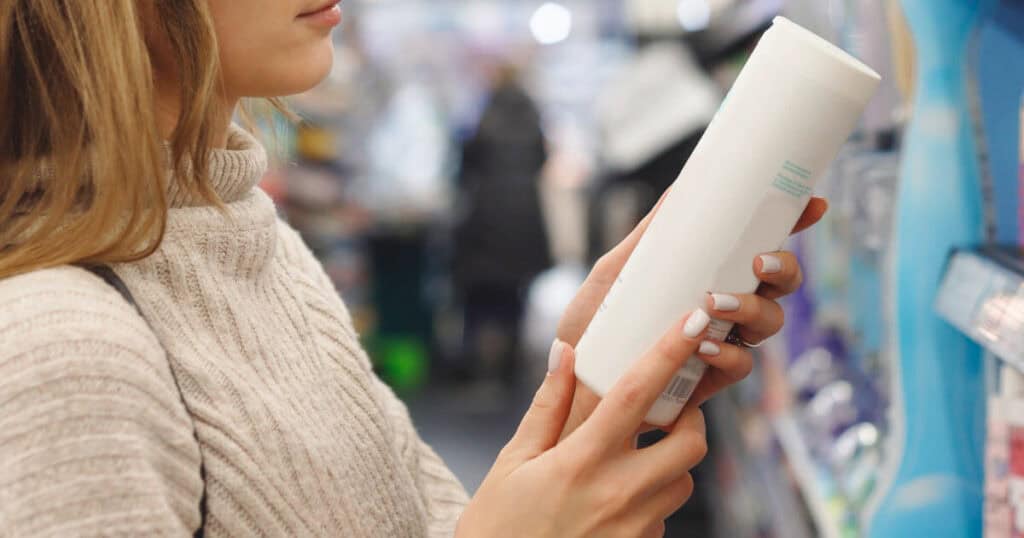 14 Best Carpet Deodorizer Powders: Expert-Recommended for Pet Odors 26 lady checking carpet deodorizer powder